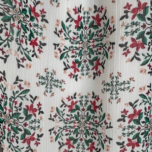 LOFT White & Floral Print Pleated Chiffon Blouse with Flutter Sleeves Size XL - Picture 12 of 12